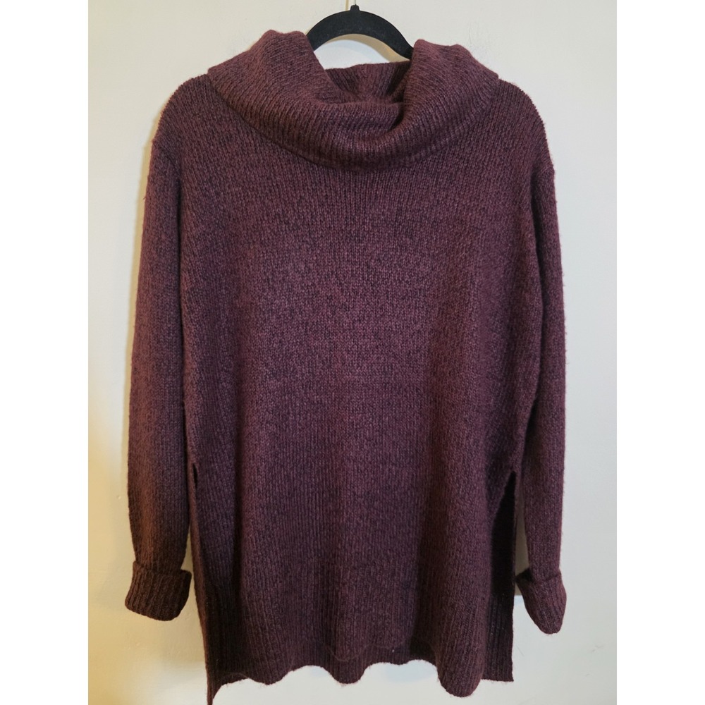 Razzle Dazzle Women's Size Medium Red Turtle Neck  Long Sleeve Pull Over Sweater